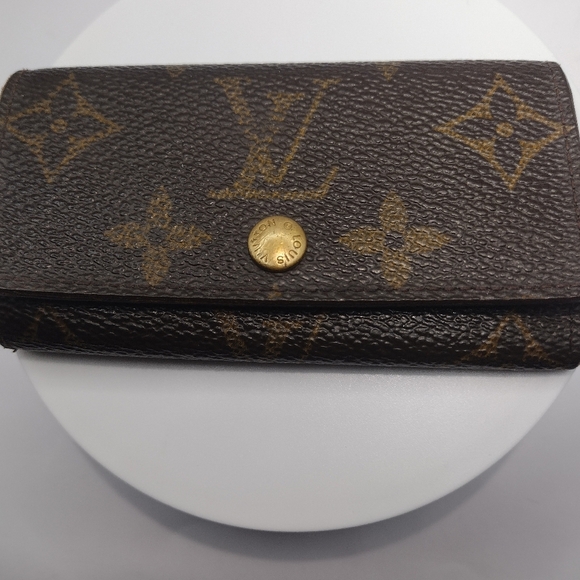 Louis Vuitton 4 Key Holder Case - Picture 1 of 12